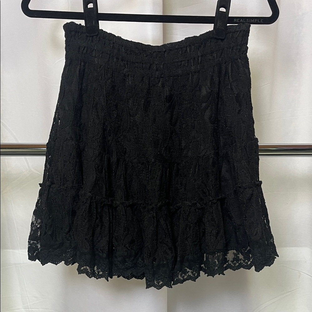Choklate designed in Paris Black Lace Tiered Skirt - large NWOT